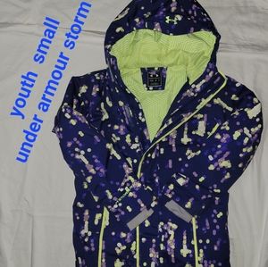 Youth SMALL under armour storm 2